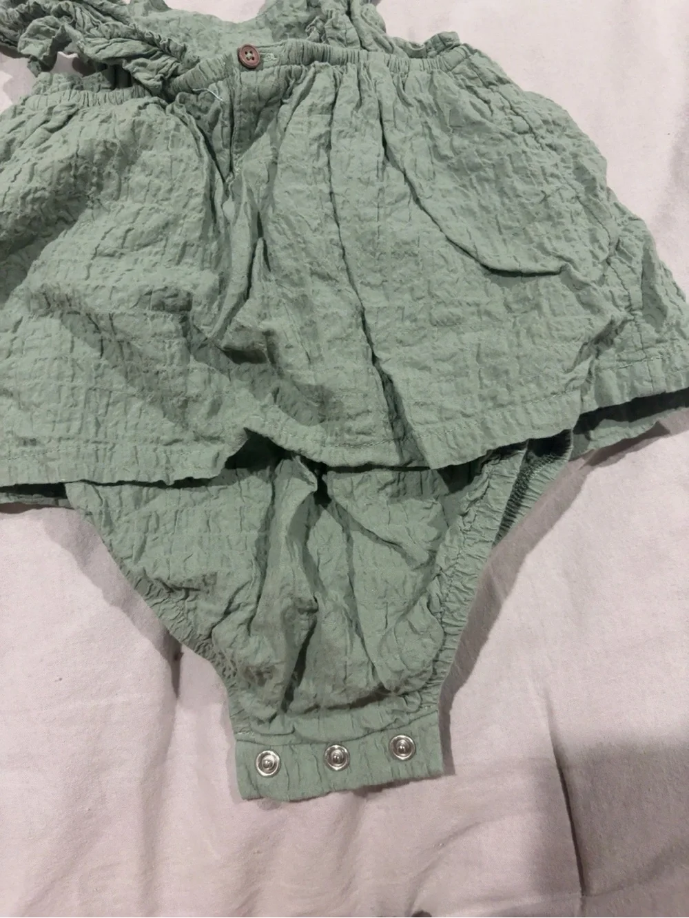 Carter’s Sage Green Muslin Bubble Romper Bodysuit | Size 9 Months